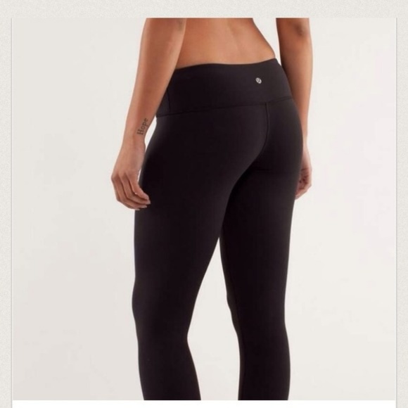 lululemon athletica Pants - NWT, Lululemon Wunder Under Mid Rise, size 8.